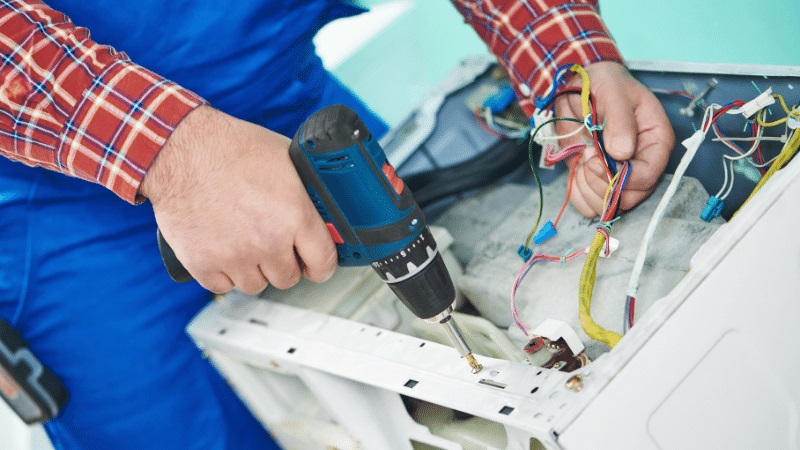 Konak Arçelik Arçelik çamaşır makinesi kart tamiri – Su almama arızası orijinal parça ile giderildi. - Teknik servis örneği